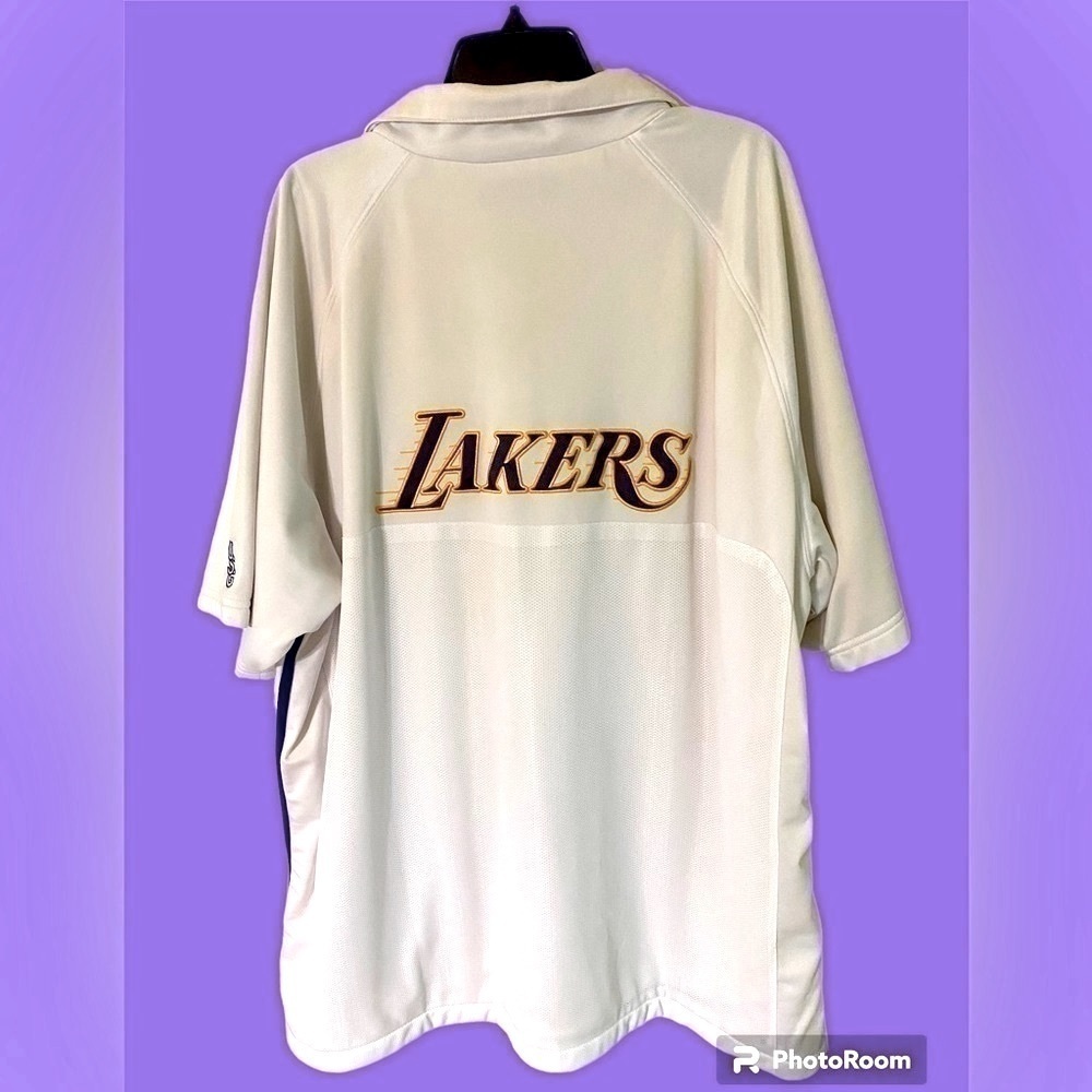Lakers- 2X NBA vintage 90’s lined button up jersey/polo. Excellent preowned!